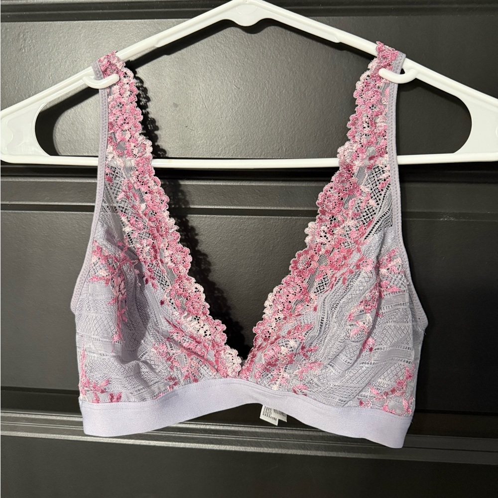 Wacoal Embracw Lace Bralette Wire-Free in Pink and Lavender (36)